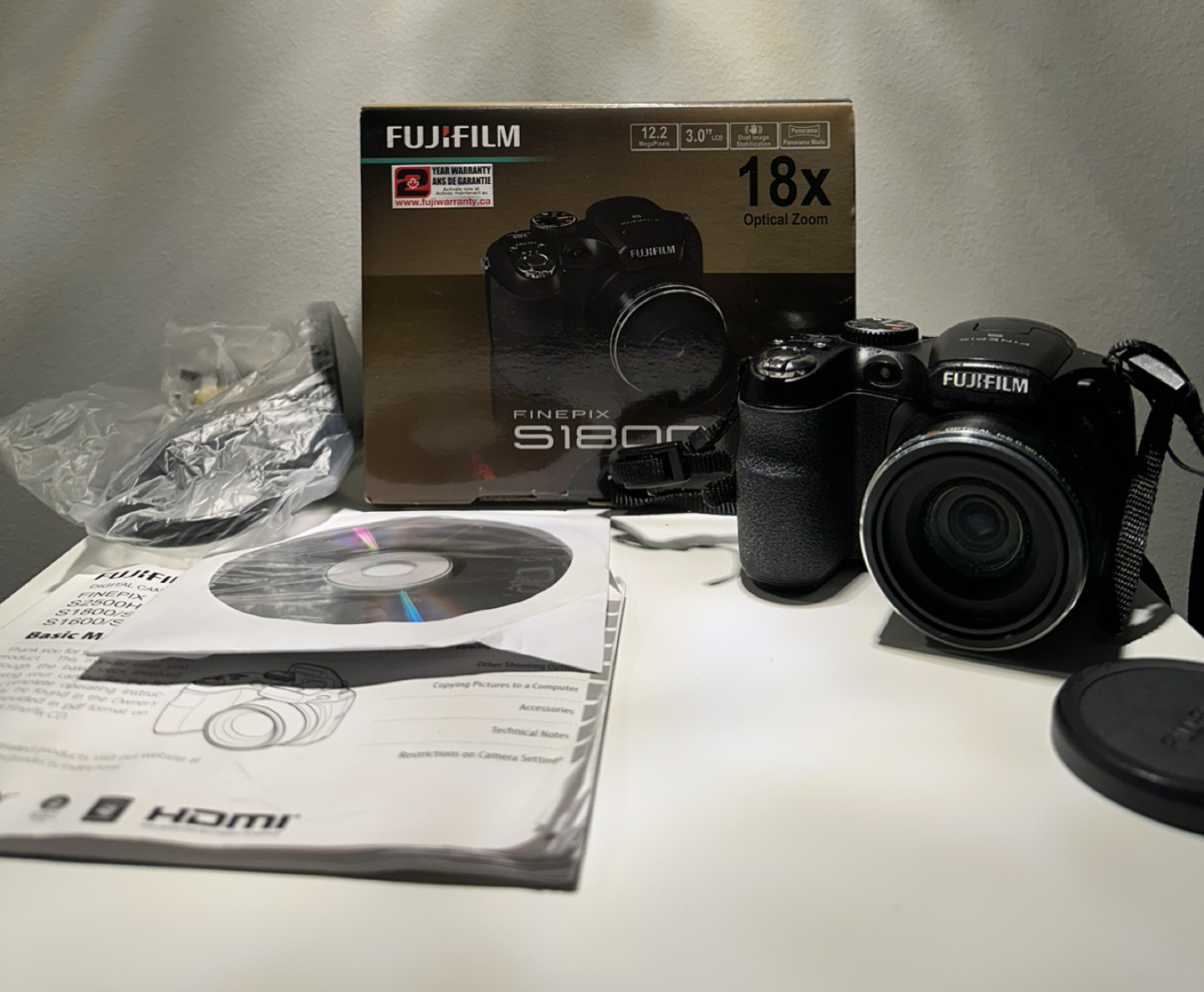Fujifilm Finepix S1800 Digital DSLR Camera thumbnail
