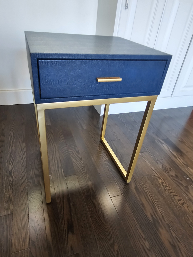 Chic Accent End Table - photo 2