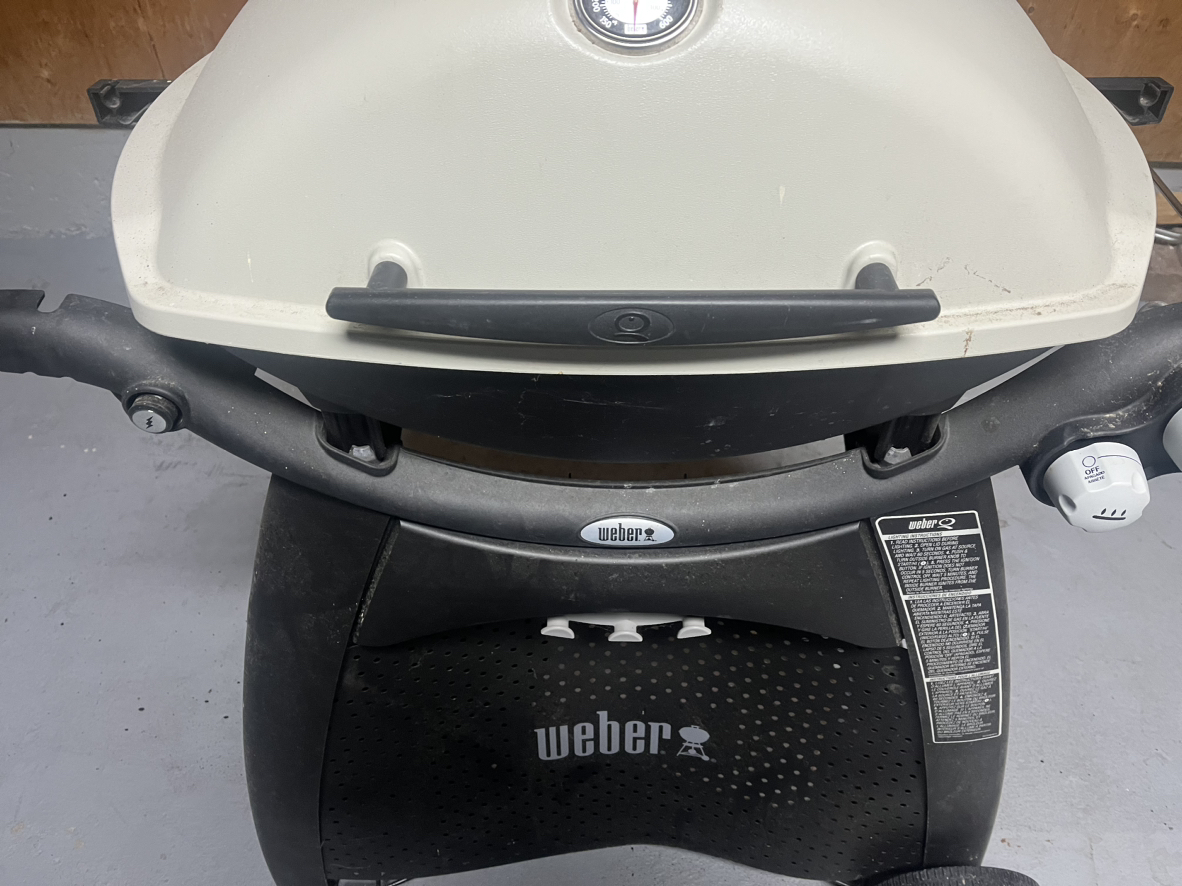 Weber Q 3200 2-Burner Liquid Propane BBQ - photo 3