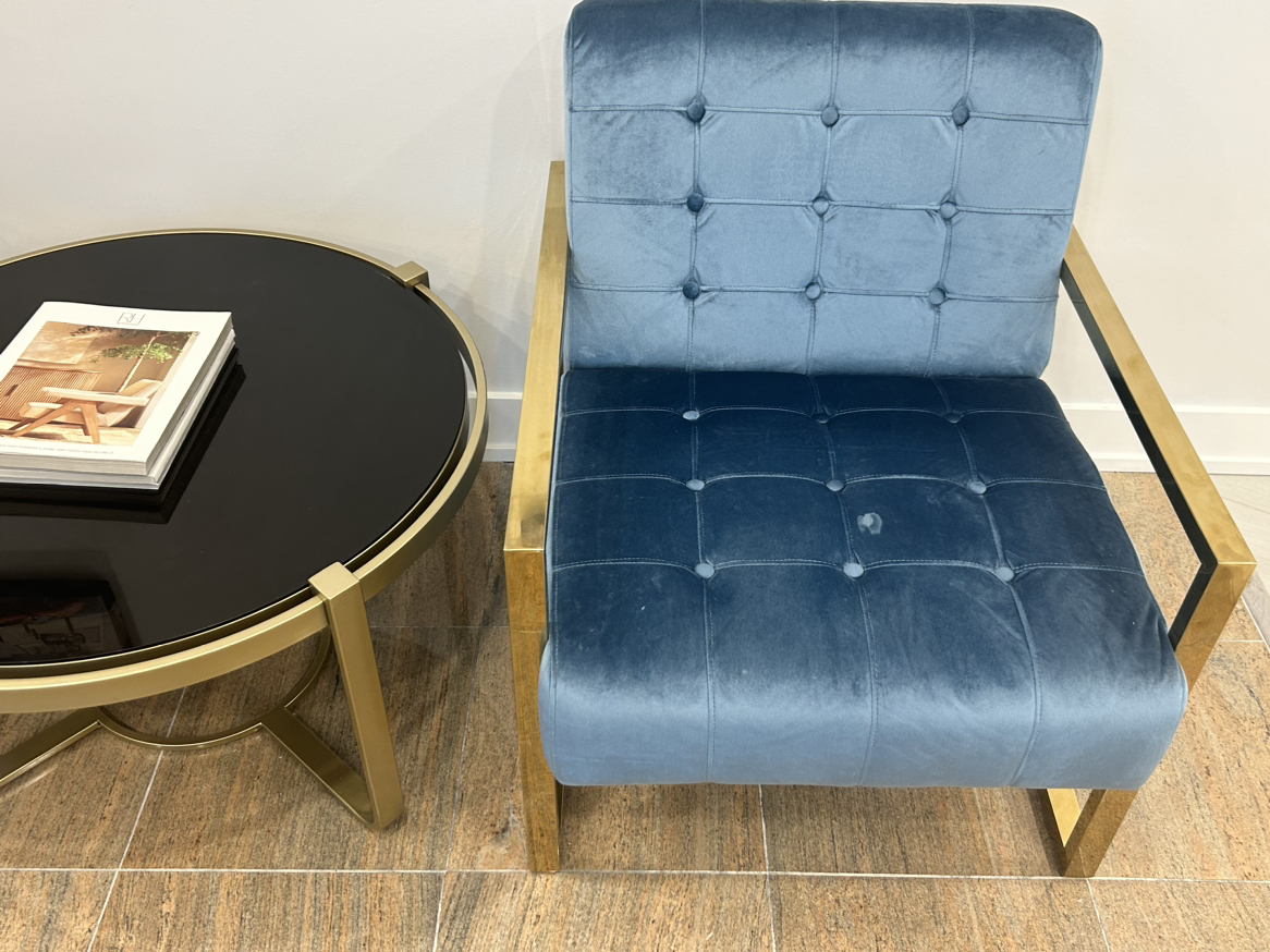 Accent Chair with Round Table image indicator(3)