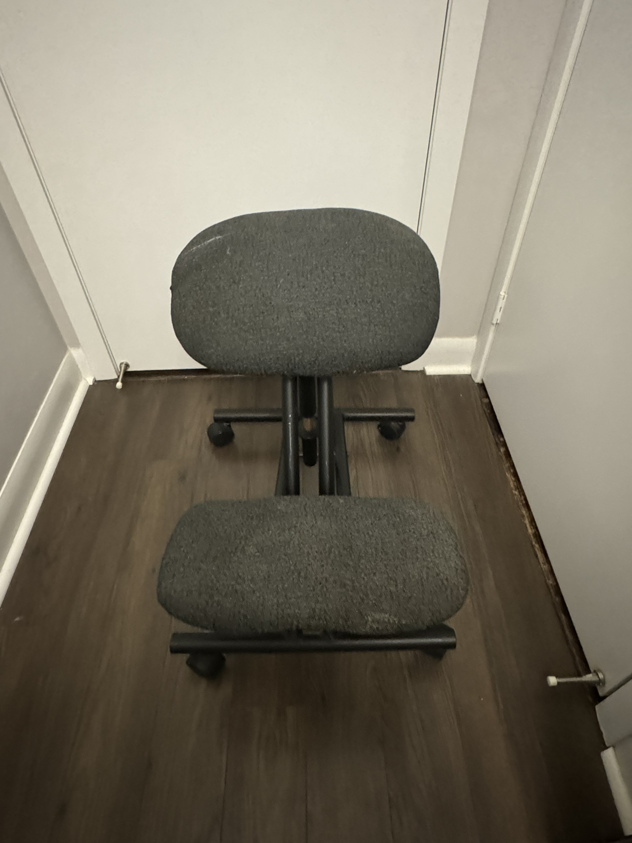Ergonomic kneeling chair image indicator(5)