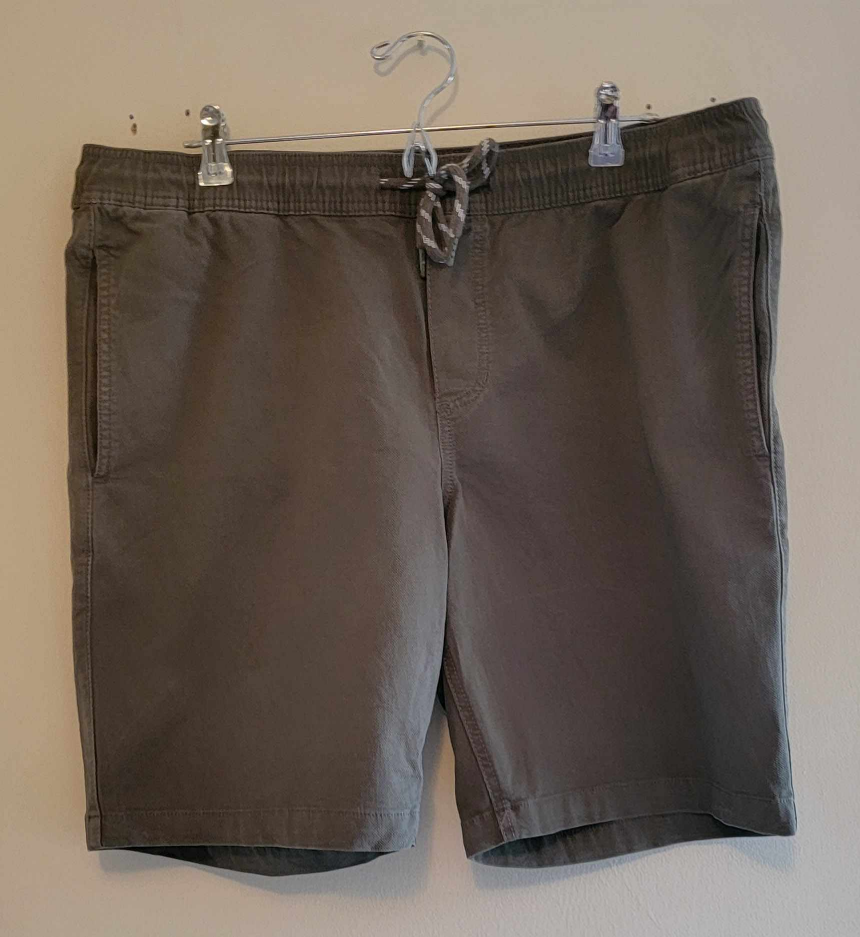 Green Buffalo David Bitton Men's Khaki Shorts thumbnail