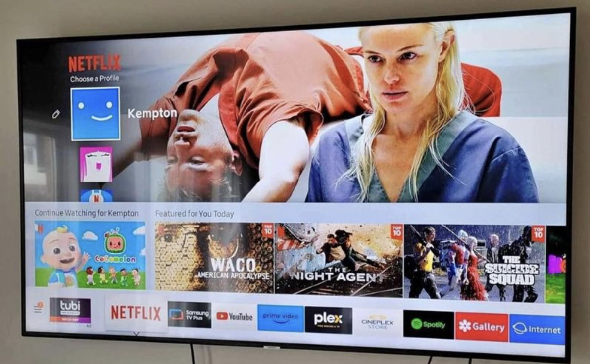 Samsung smart TV 58” 4K UHD great condition