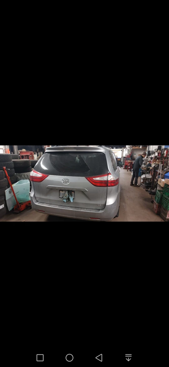 2015 Toyota Sienna image indicator(4)