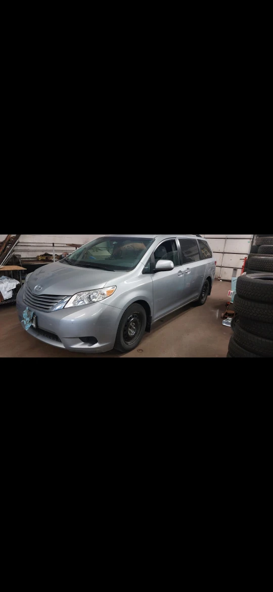2015 Toyota Sienna image indicator(5)
