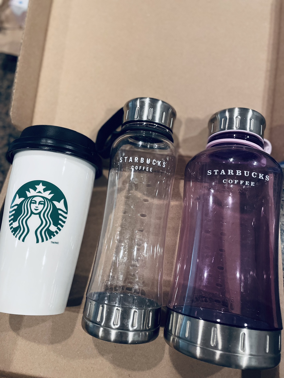 Starbucks ceramic tumblerx1, water bottlesx2