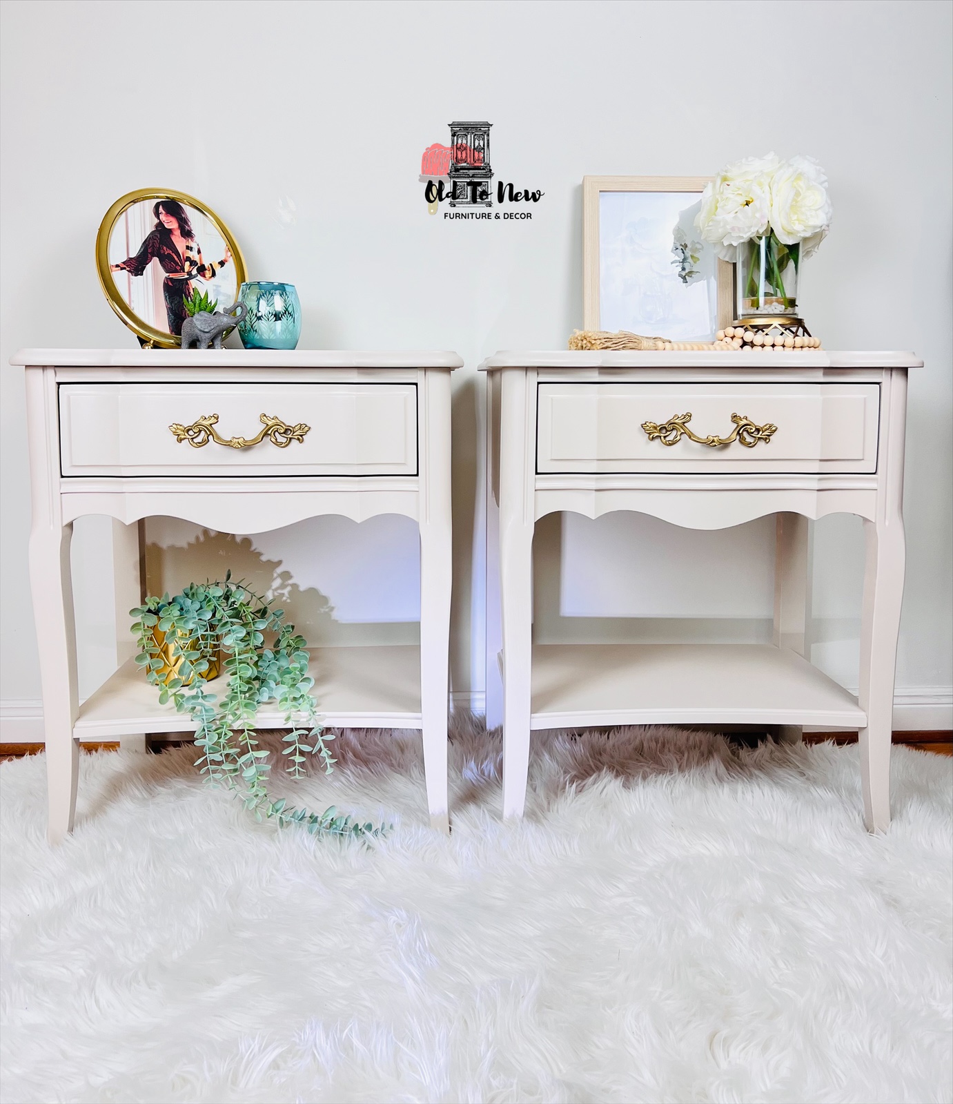 Elegant & Refinished French Provincial Beige End Tables - photo 5