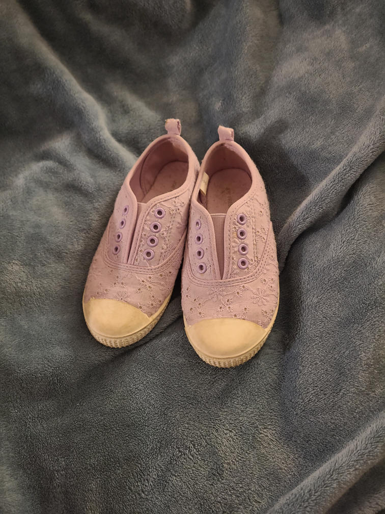 girl's Kids shoes 3 pairs image indicator(6)