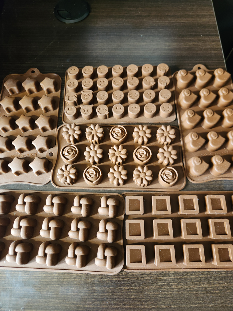 Silicone candy/chocolate molds thumbnail