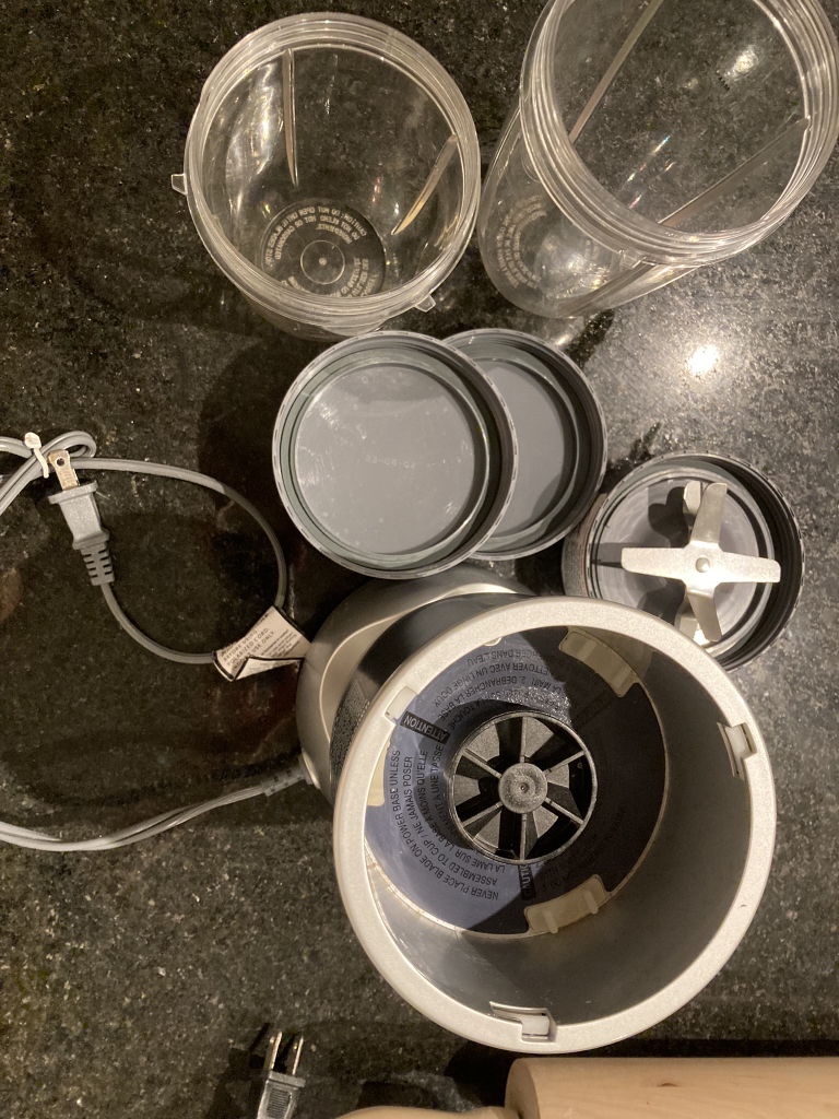 Nutribullet juicer with two cups - photo 2