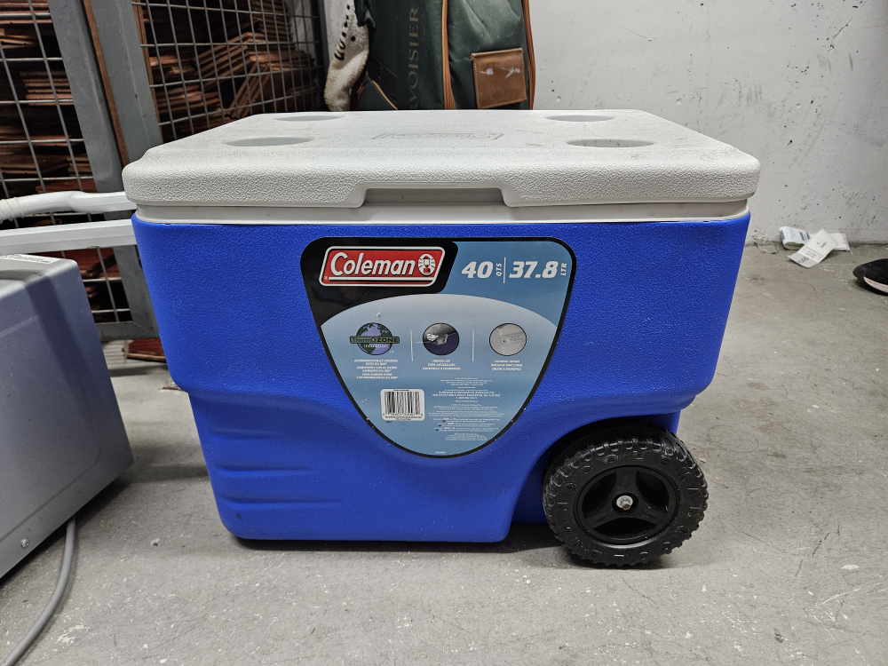 Coleman Cooler on Wheels thumbnail