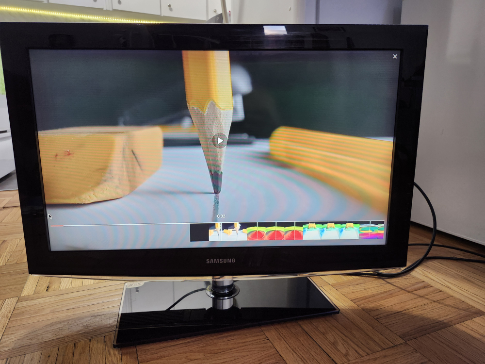 Samsung TV 32" HD 1080p NO REMOLTE thumbnail