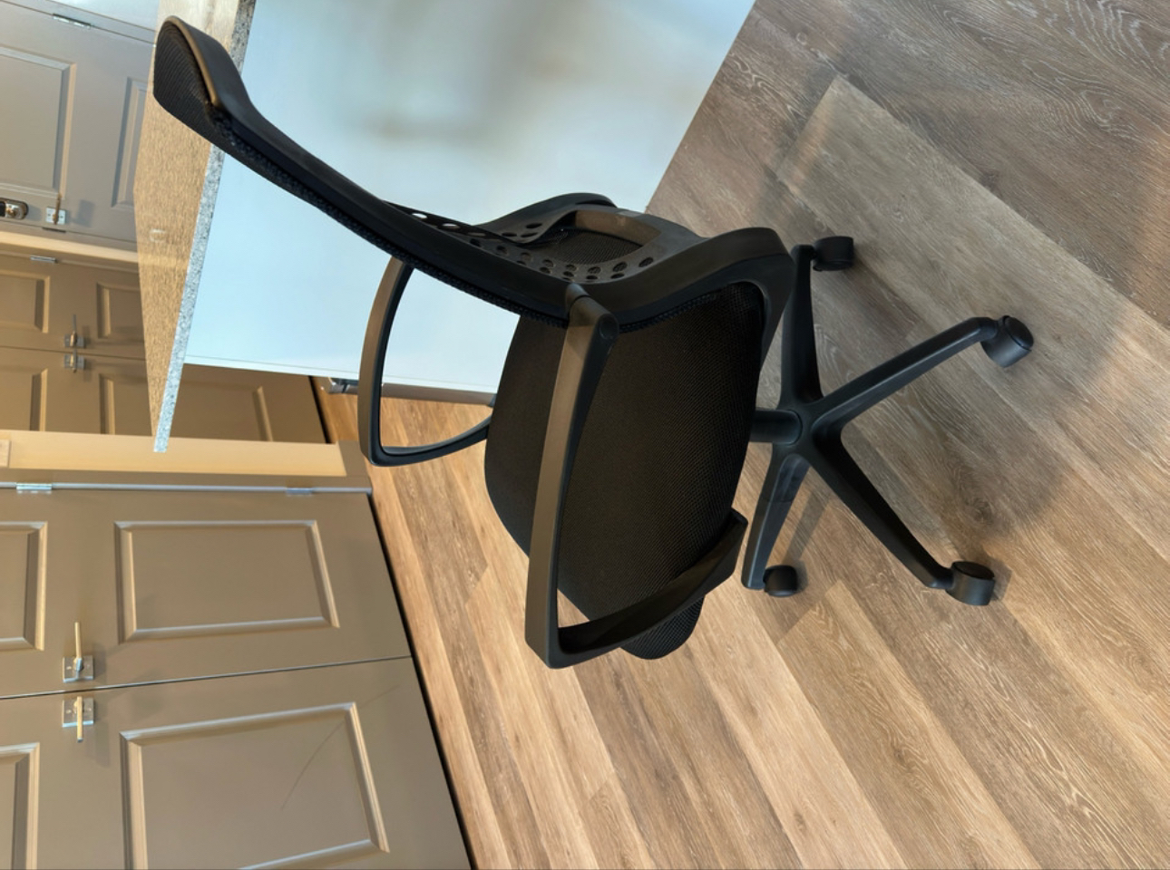 Office Desk & Chair - photo 2