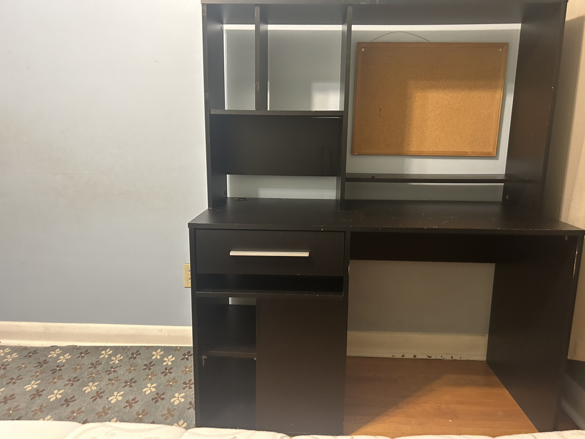 Computer desk with hutch