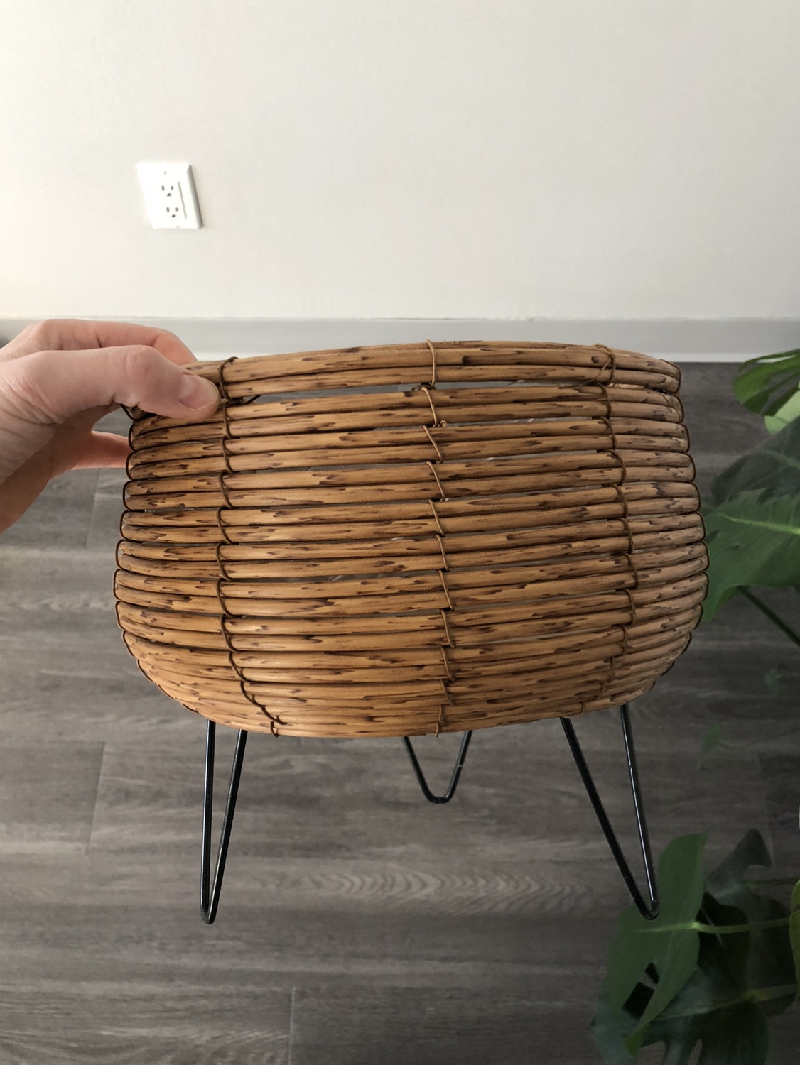 Plant stand - photo 3