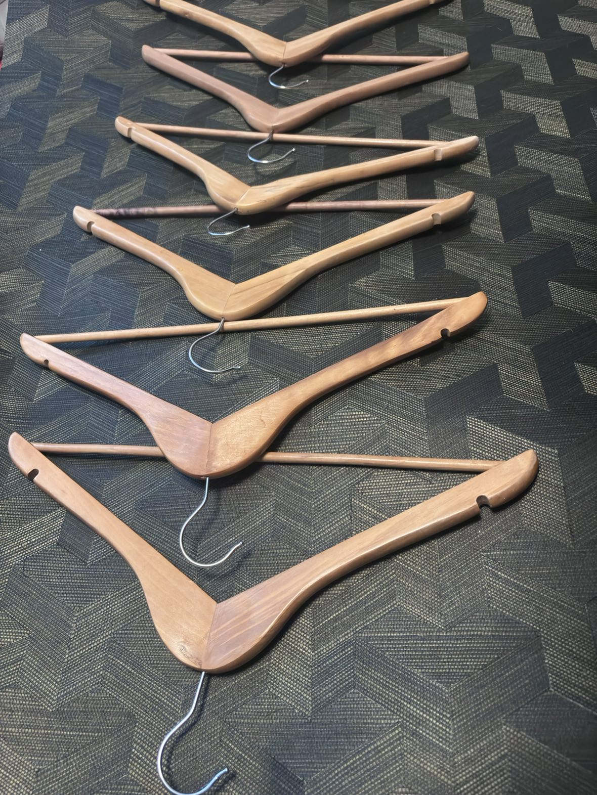 6 x Wooden Clothing Hangers - photo 2