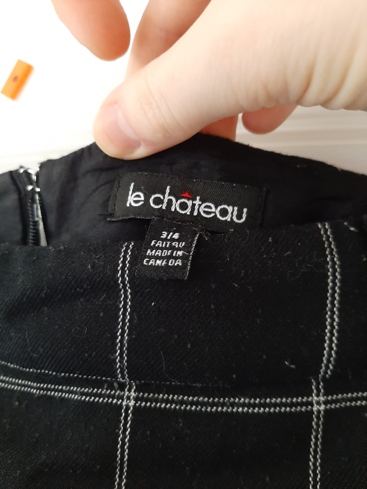 Le Château Plaid Black Skirt image indicator(2)
