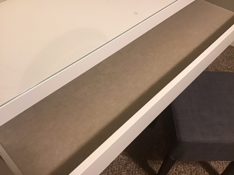 IKEA Malm dressing table/desk & stool - photo 3