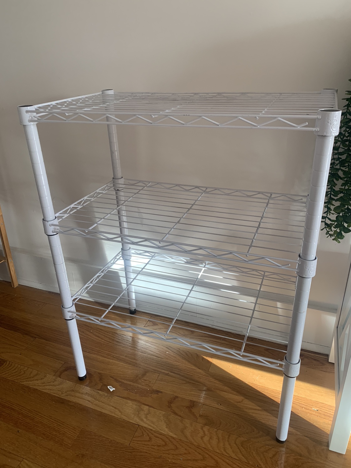 White metal shelf rack - photo 2