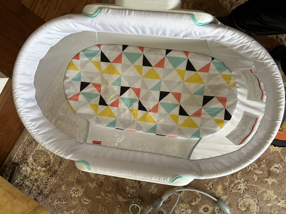 Fisher Price bassinet - photo 2