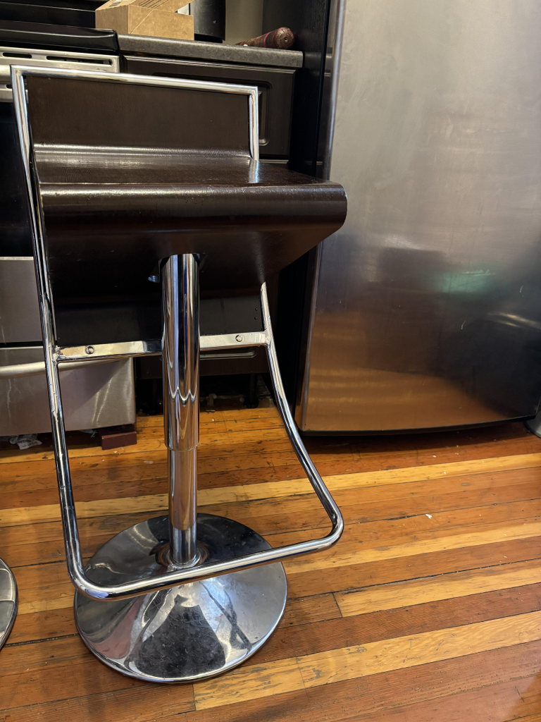 bar stools - photo 2