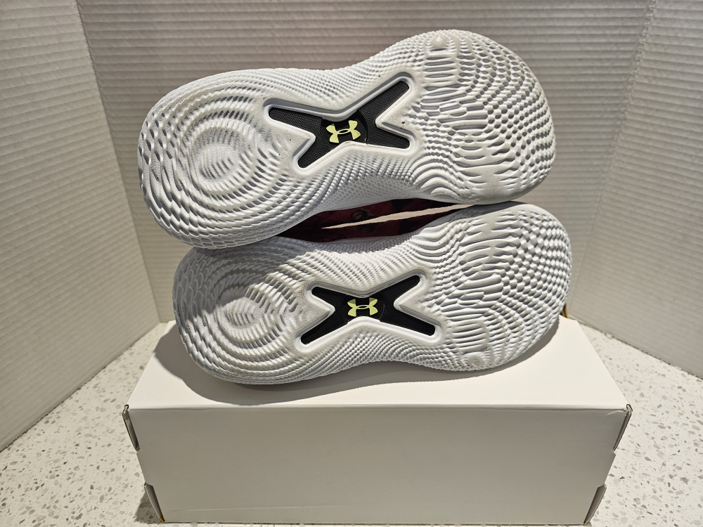Under Armour Steph Curry basketball shoes - photo 5