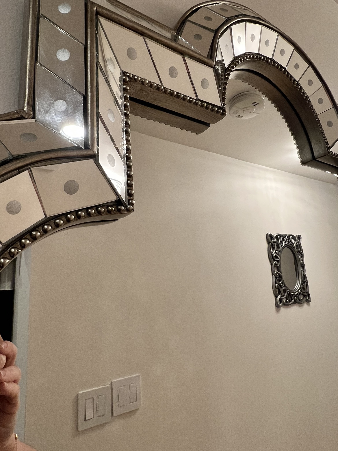 Brand New Baxton Studio Catia Quatrefoil Wall Accent Mirror - photo 5
