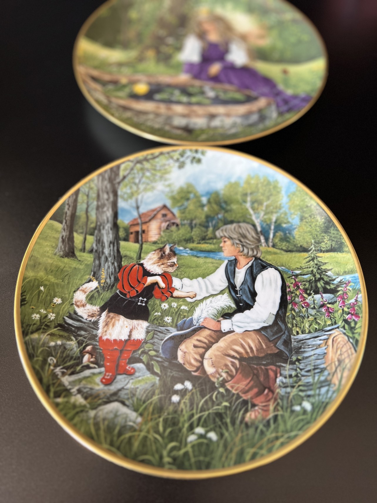 Puss In Boots Porcelain Decorative Plate image indicator(5)