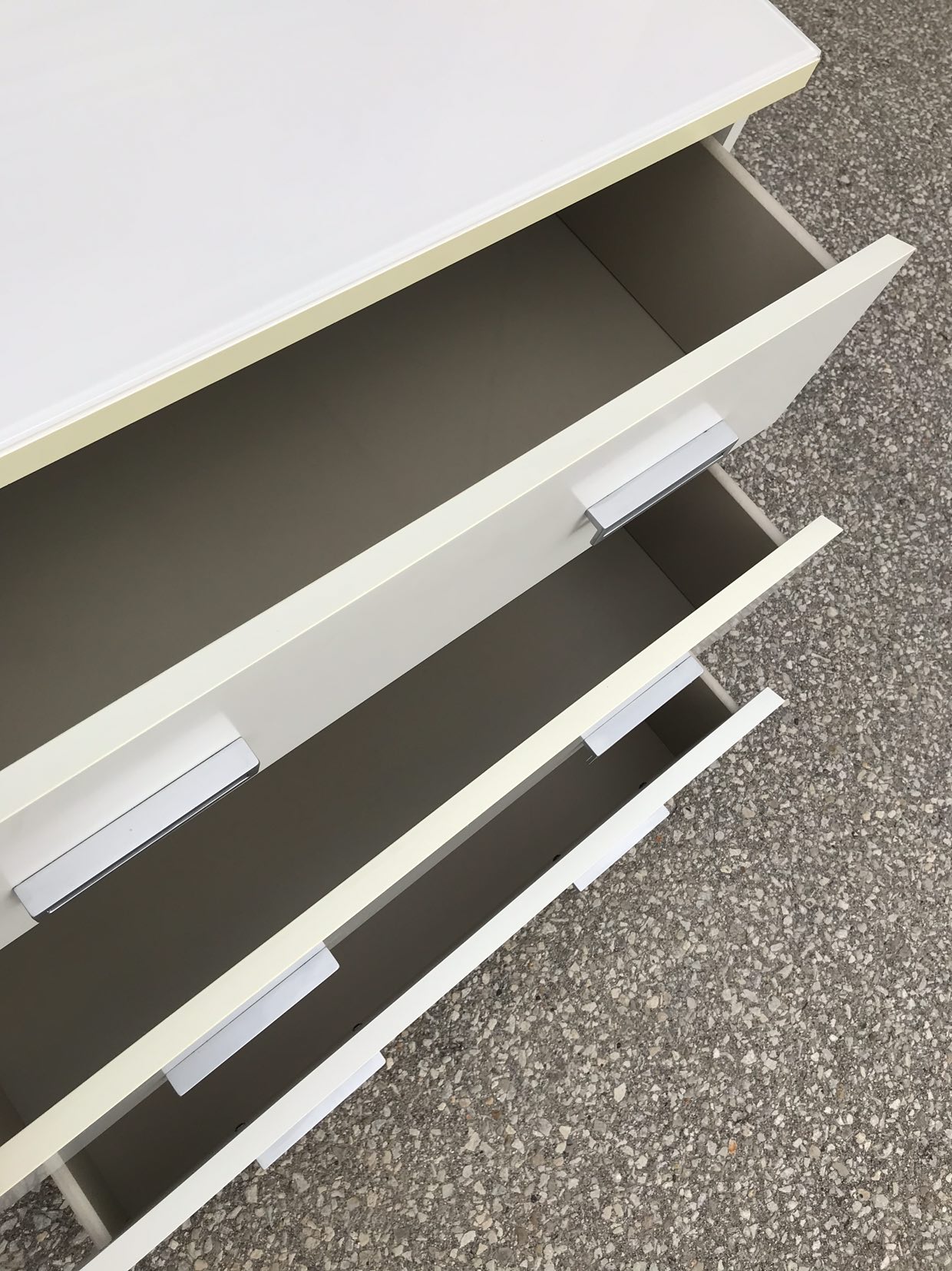 IKEA Bedroom Dresser White. - photo 4