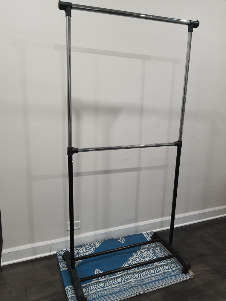 clothes rack - photo 2