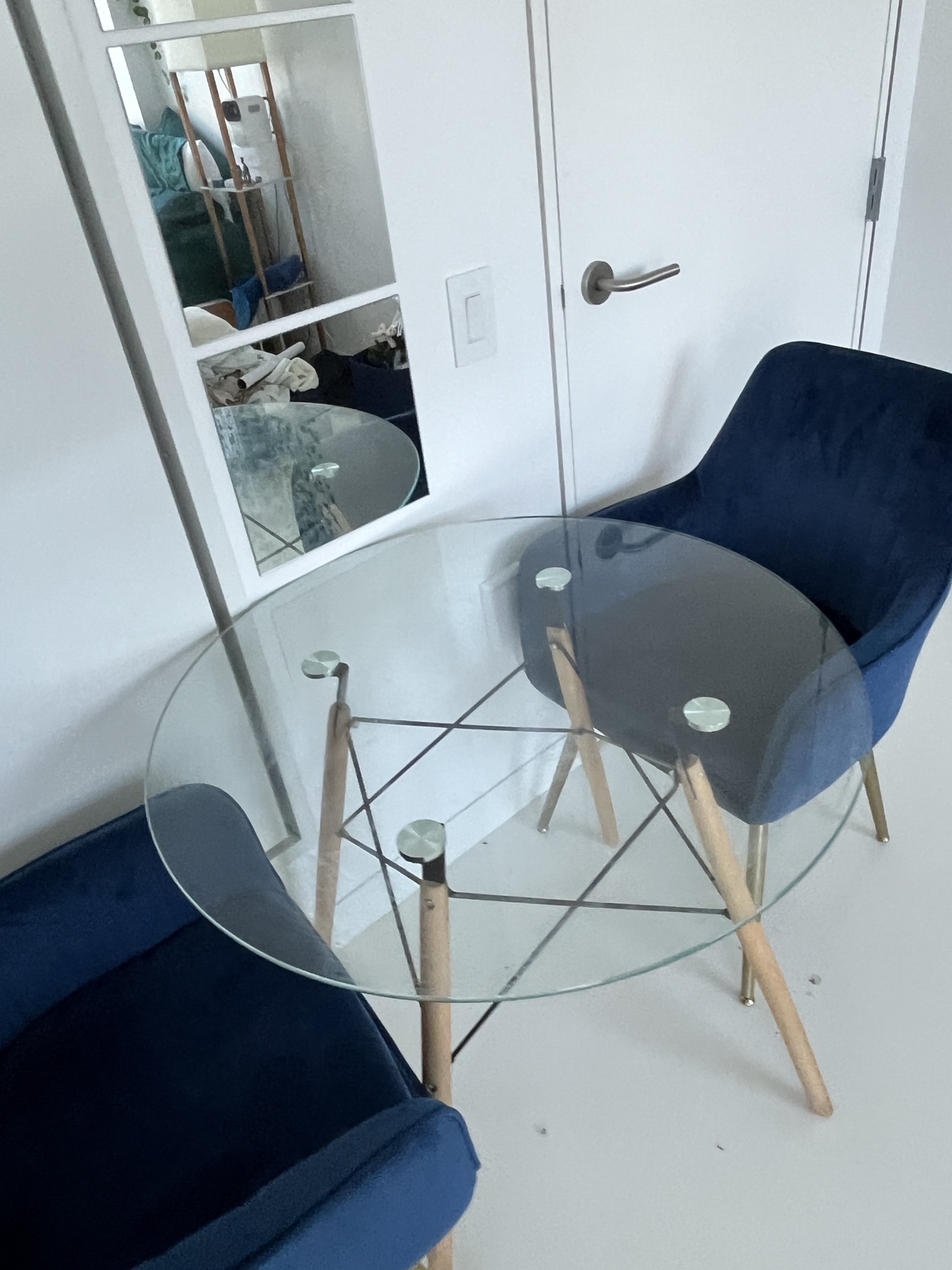 Round Glass Dining Table + 2 Ascent Arm Chairs - photo 3