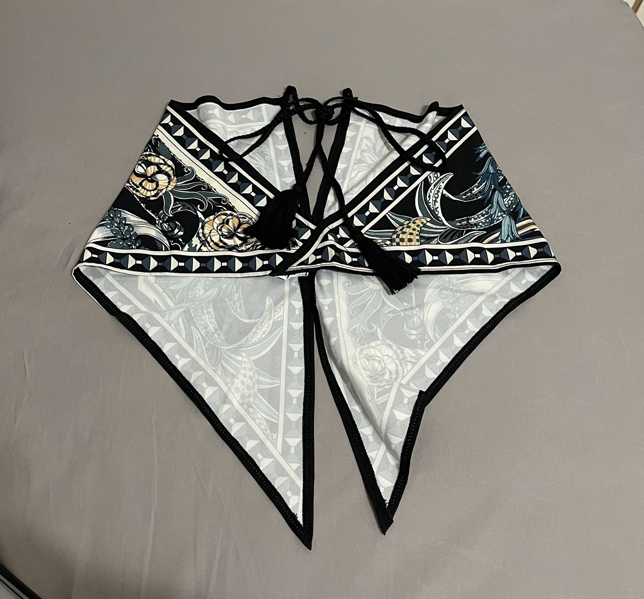 SHEIN VCAY Floral Print Tie Front Halter Top image indicator(5)