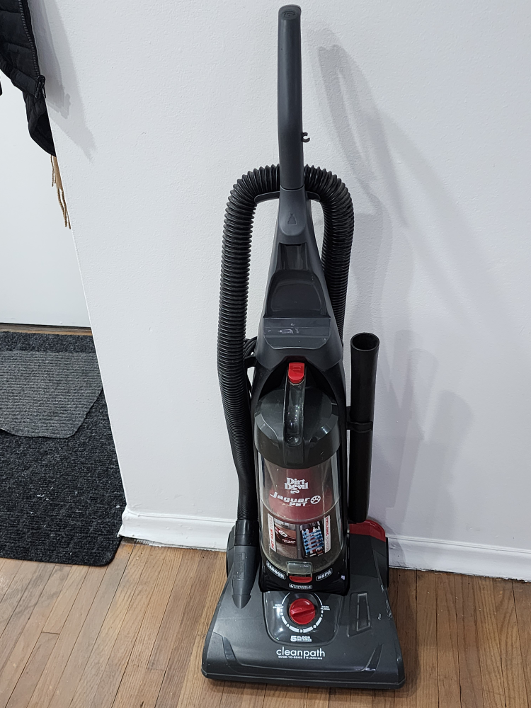 dirt devil vaccum cleaner used in good working condition
