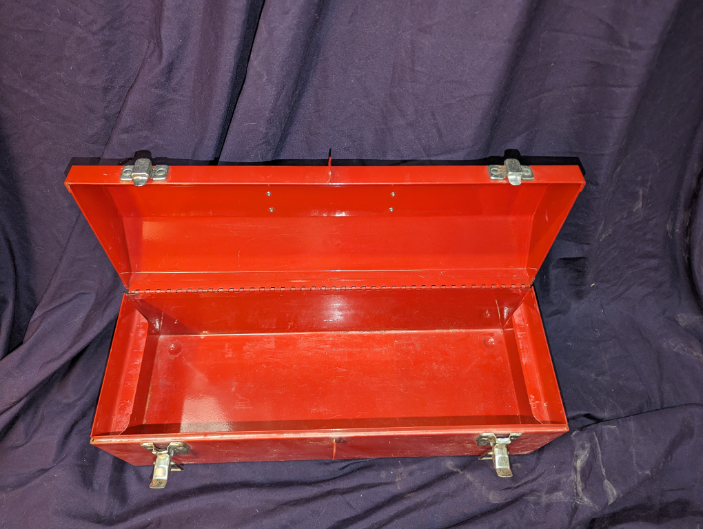 red tool box - photo 3