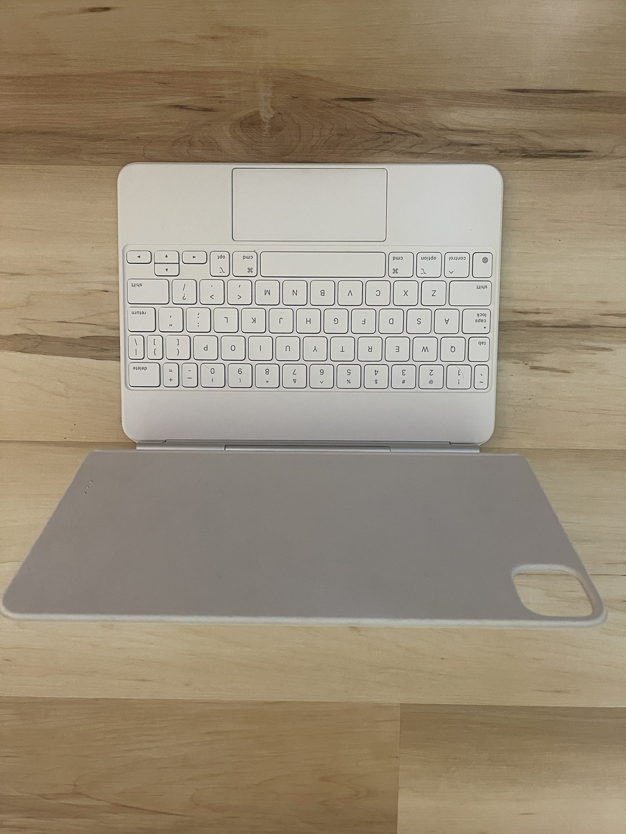 iPad 11 Magic Keyboard image indicator(2)