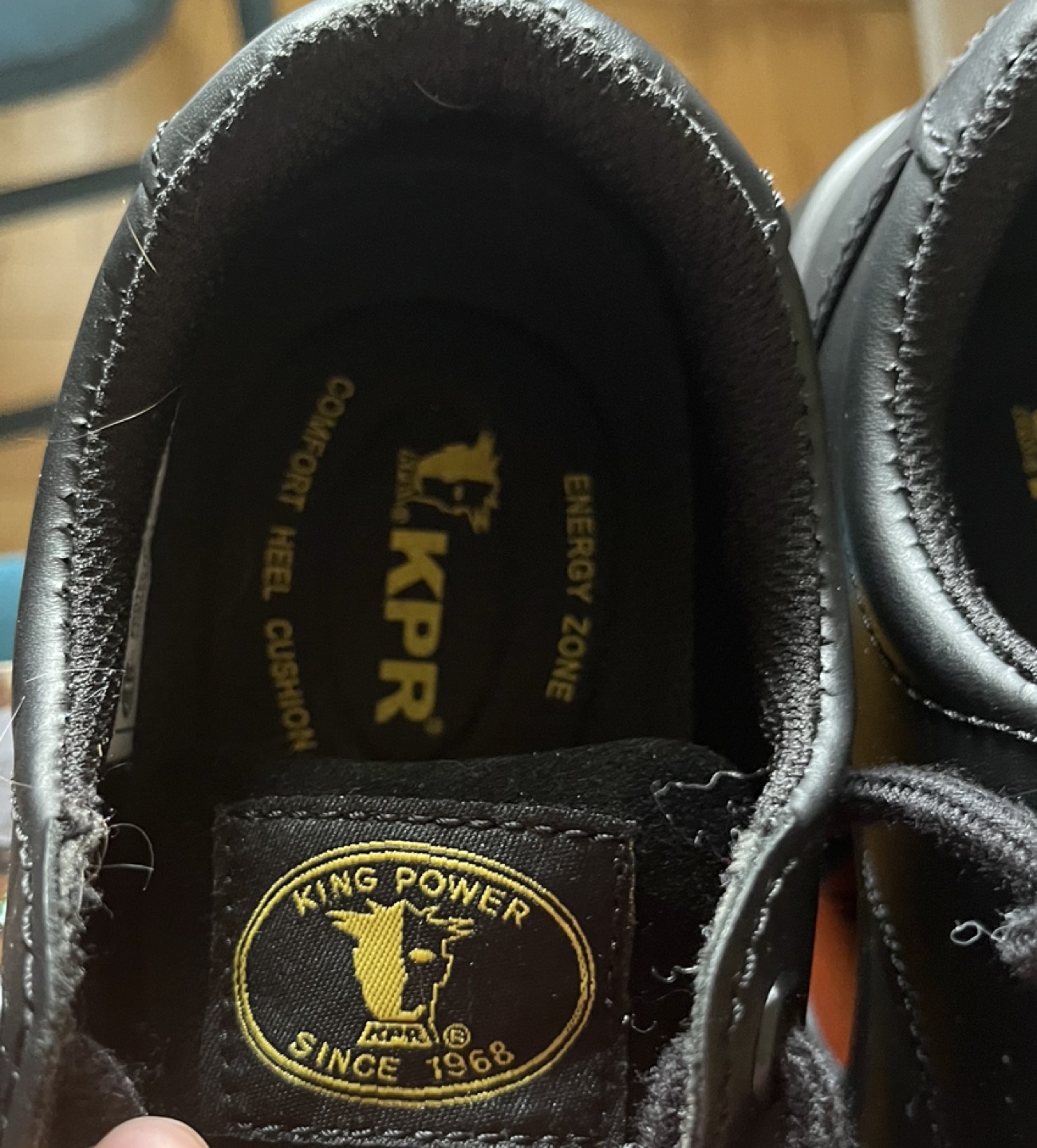 Steel toe shoes image indicator(2)