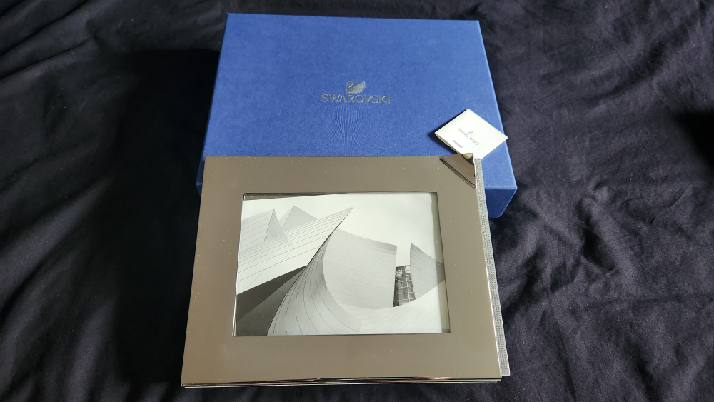 Swarovski Picture Frame image indicator(2)