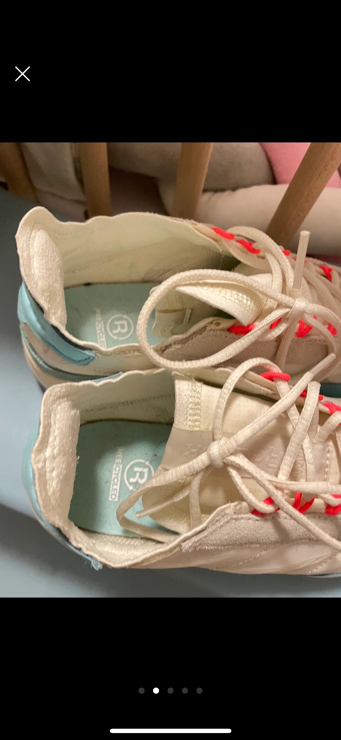 Reebok sneakers image indicator(2)