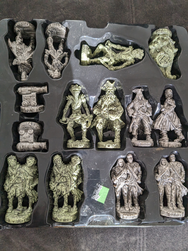 Pirates of the Caribbean Chess set image indicator(3)