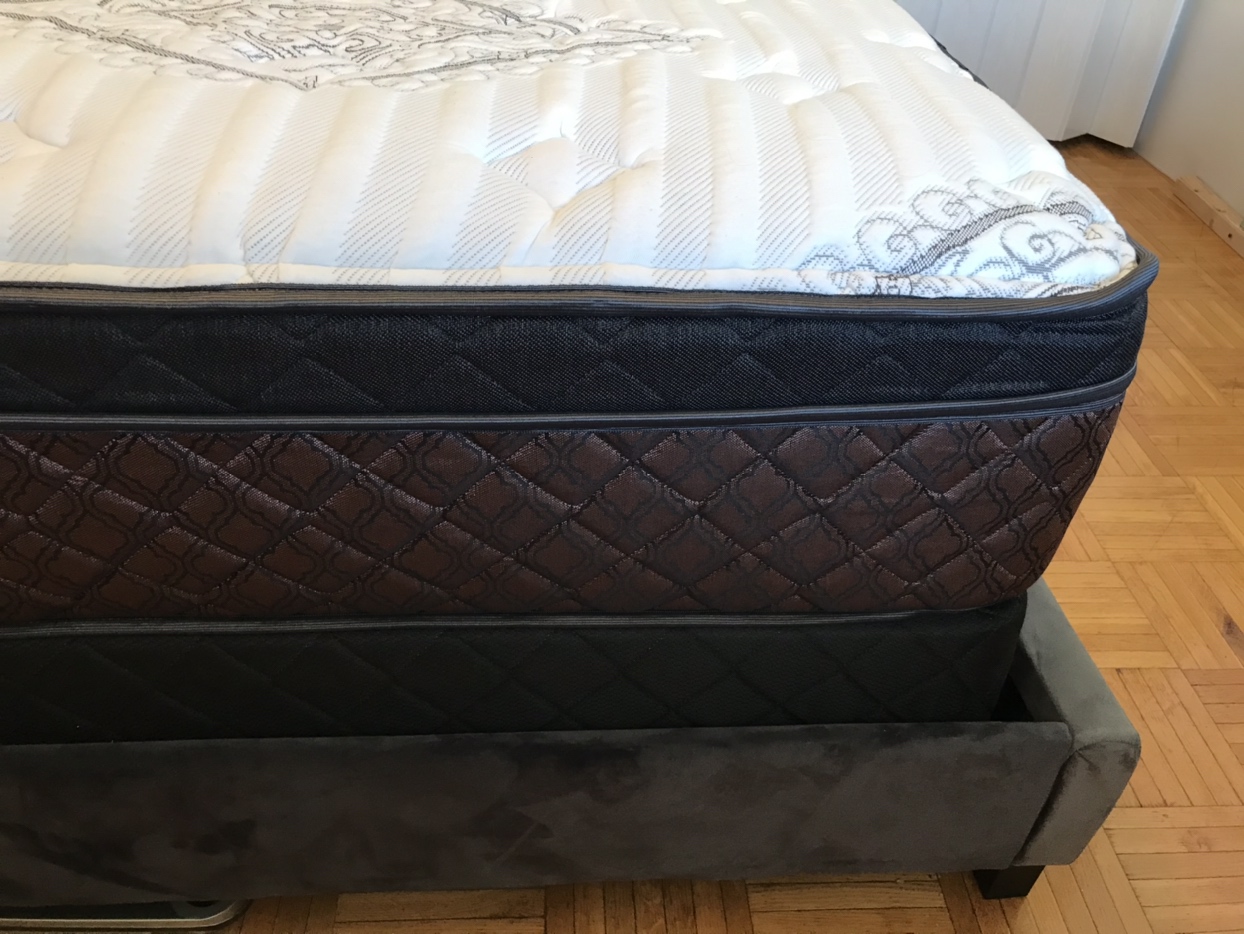 Frame and mattress - photo 3