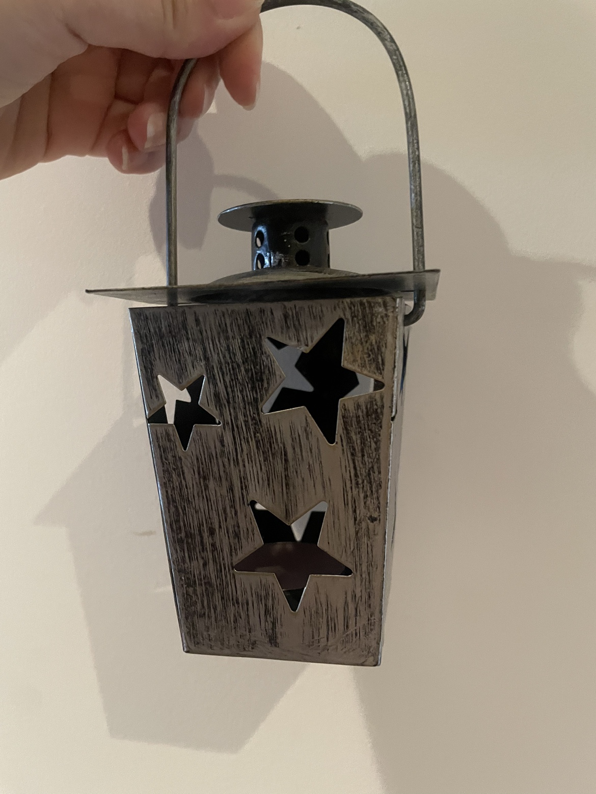 Tea light lantern