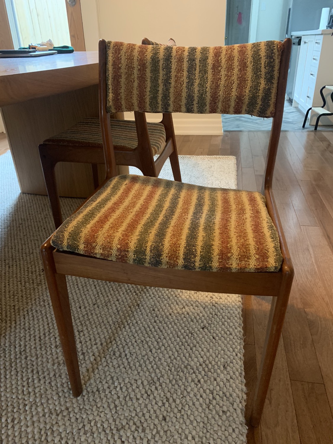 Mid century modern chairs - photo 2
