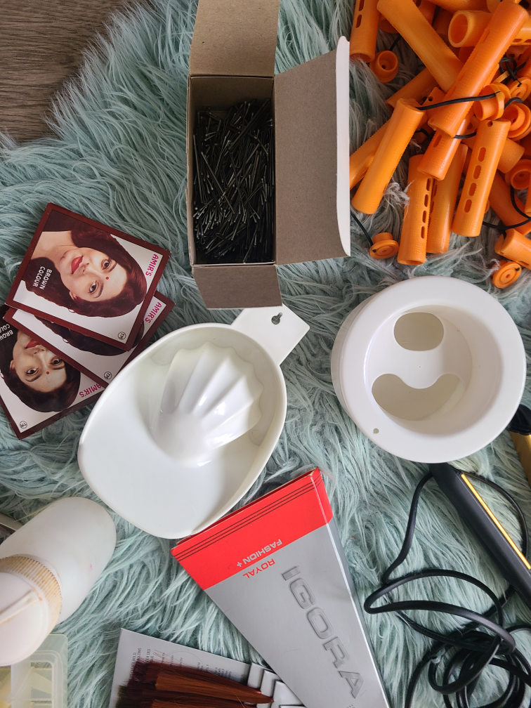 esthetician, hair dresser,manicure, facial,pedicure image indicator(3)