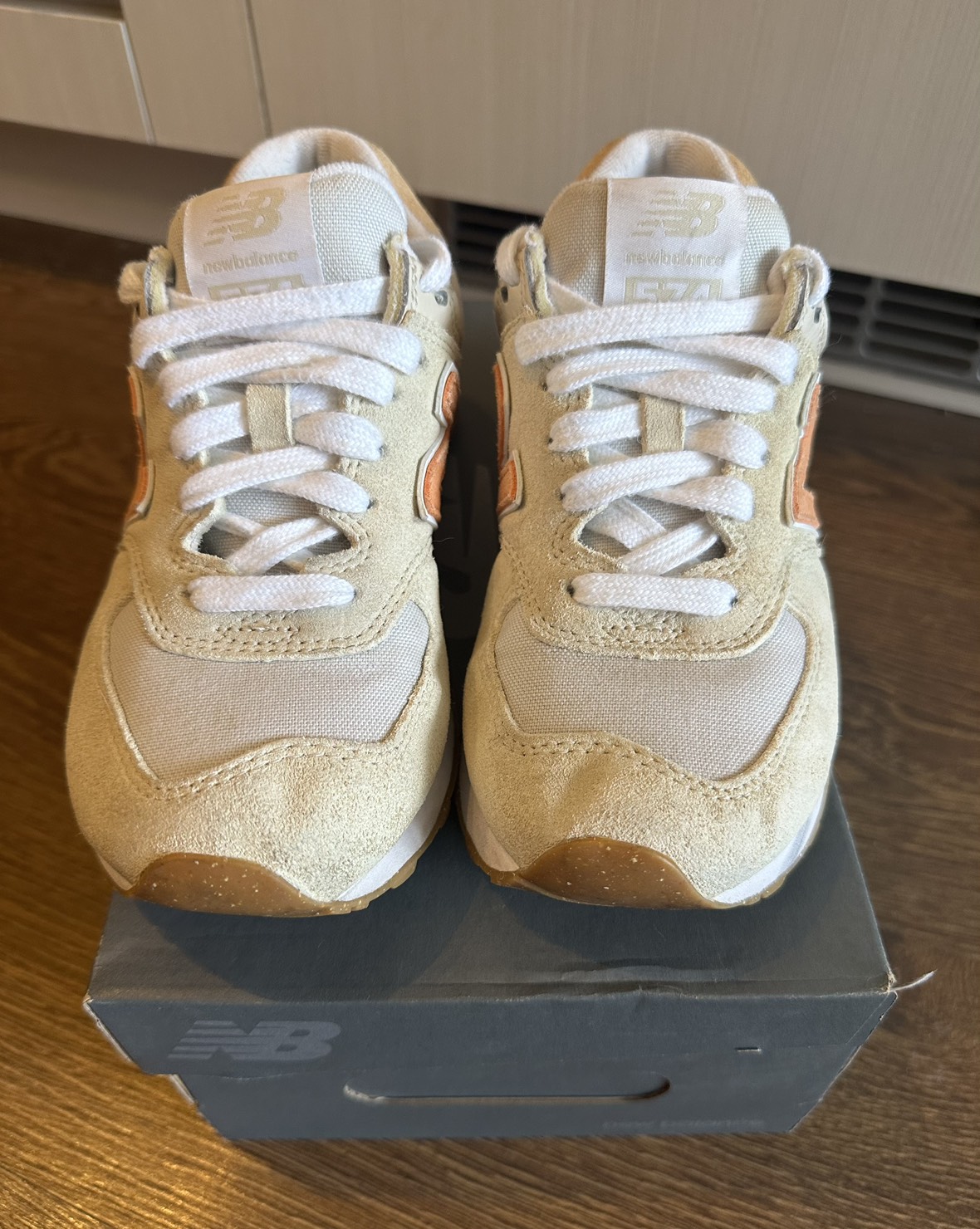 New Balance 547 Sneakers - Size 6 - photo 2