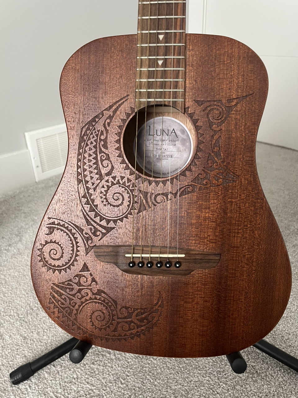 Luna Guitar - photo 2