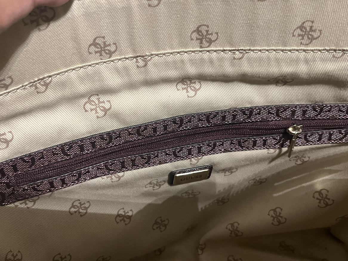 Guess shiny purse / bag image indicator(5)