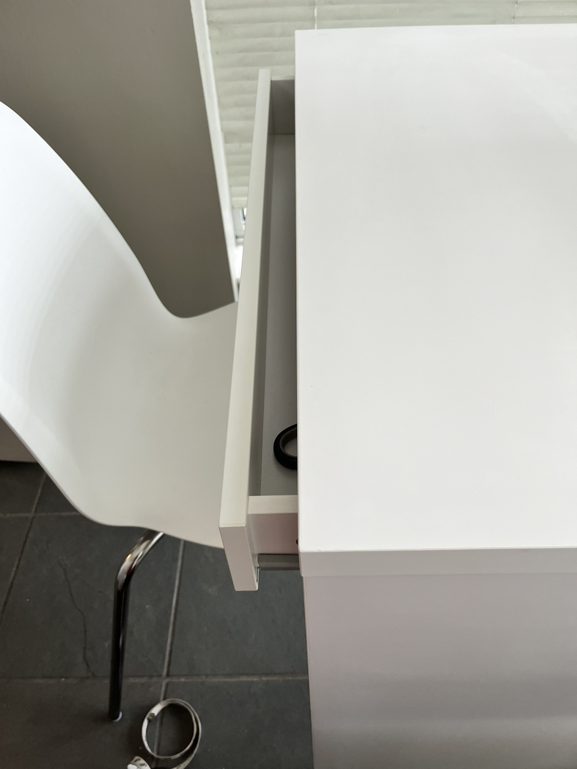 Like new chair & desk image indicator(2)