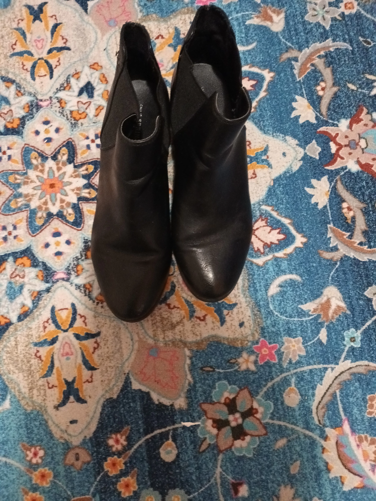 Female spring shoe.