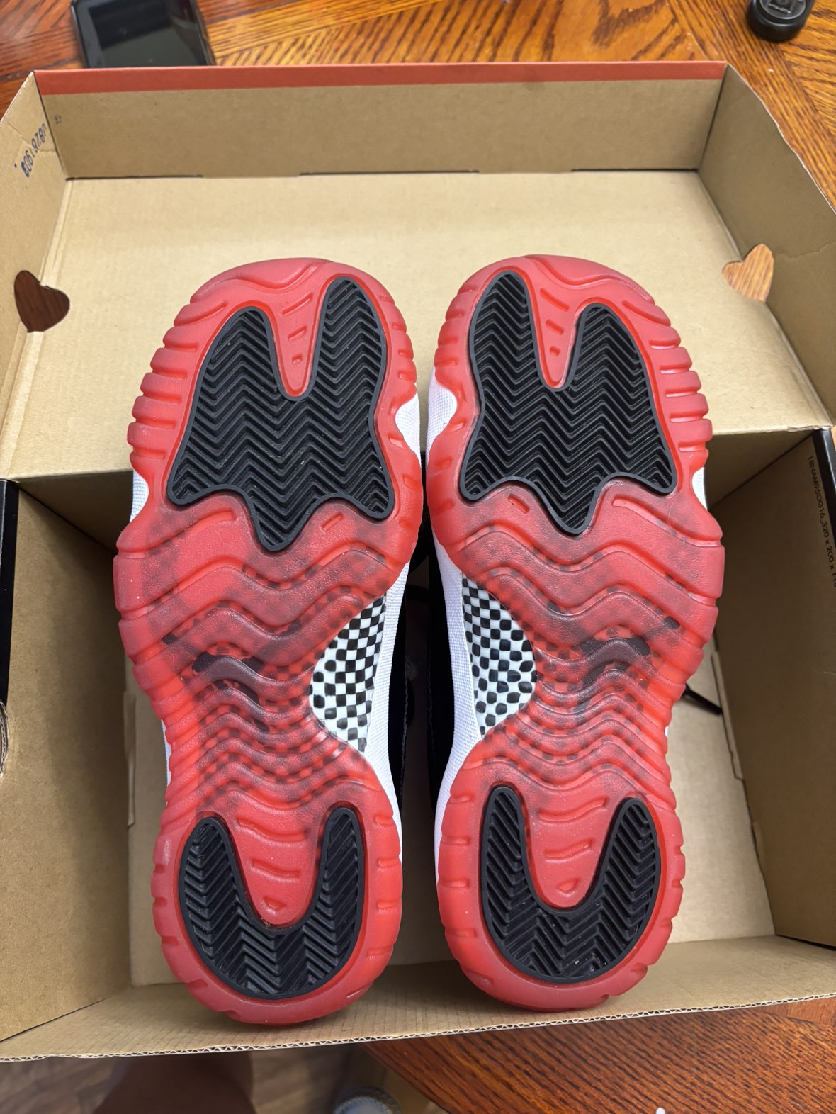 Jordan 11 bred 2019 (OBO) - photo 2