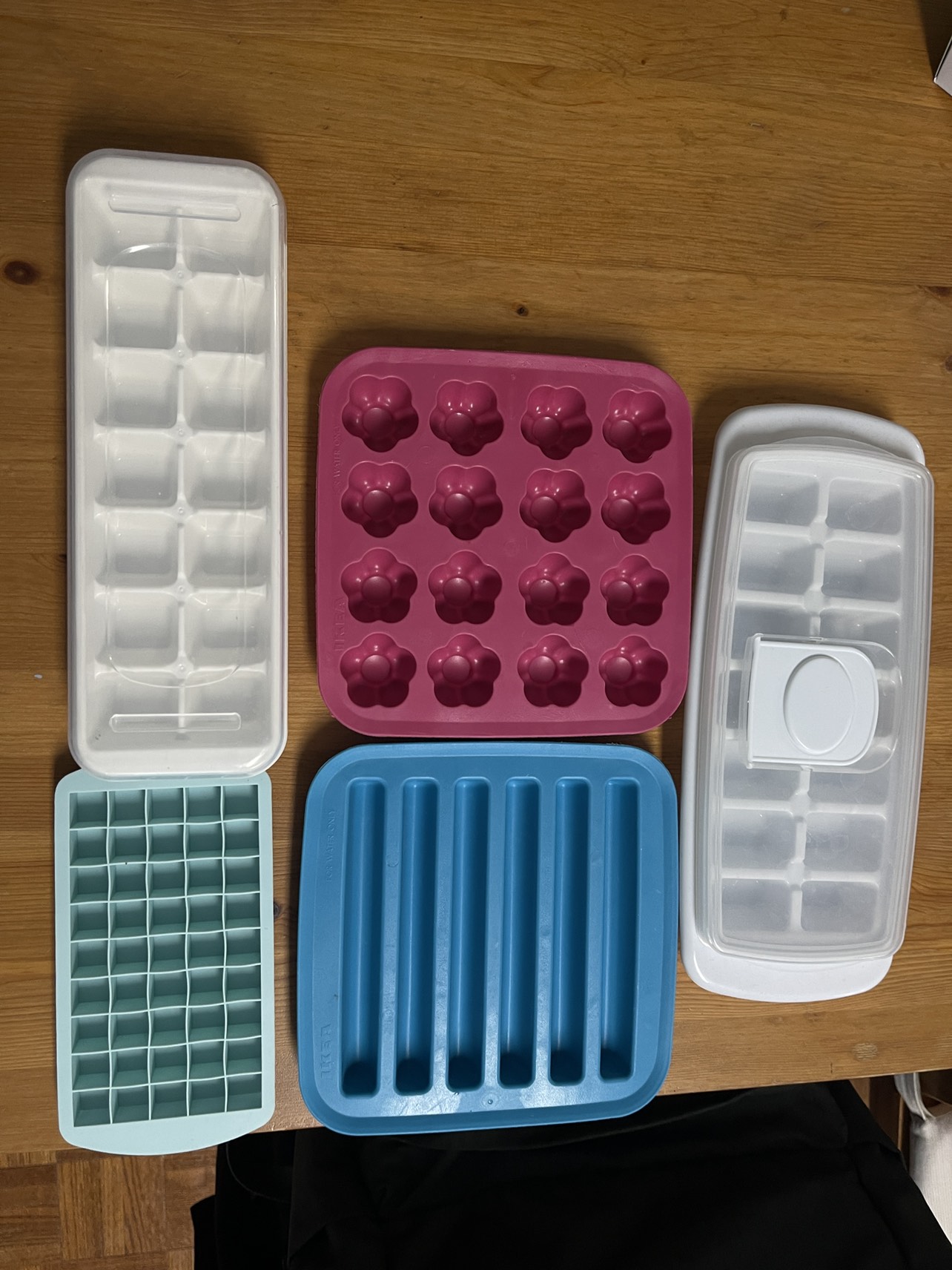 Dishes, Cups, Wine glasses, ice cubes, utensils - photo 2